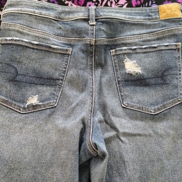 American Eagle 14 Factory Distressed Button Fly - Picture 8 of 9